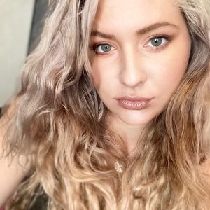 Meet your Posher, Lacey